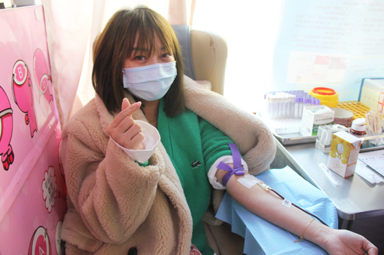 血液是生命的禮物——中國聯(lián)通安康市分公司、安康大數(shù)據(jù)運營有限公司聯(lián)合開展冬季應(yīng)急獻血活動