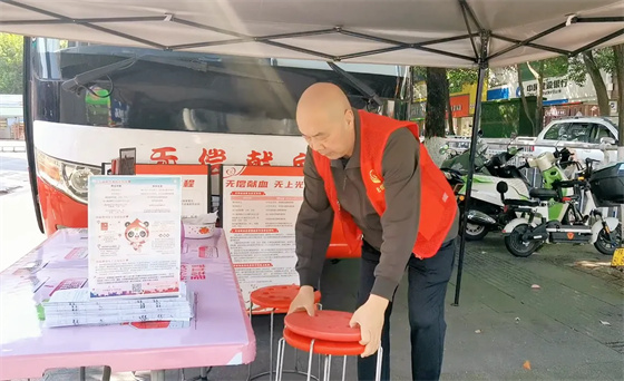 安康李軍，18年獻(xiàn)出“10”個自己……